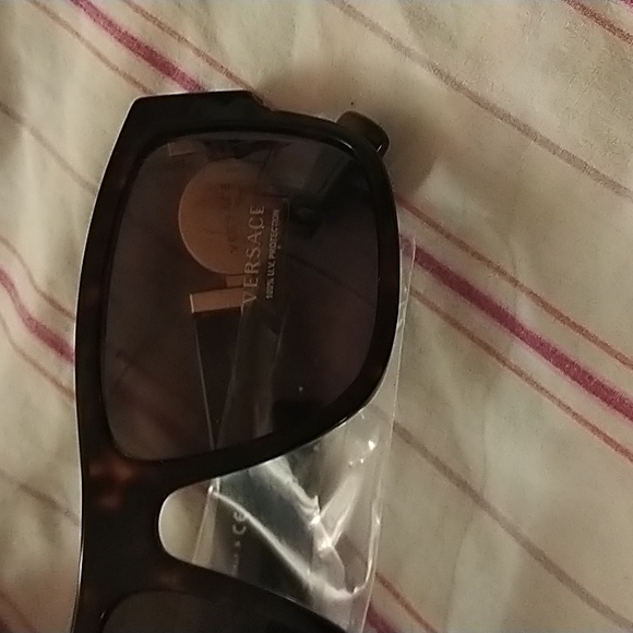 Versace sunglasses 🕶️ - Picture 3 of 8